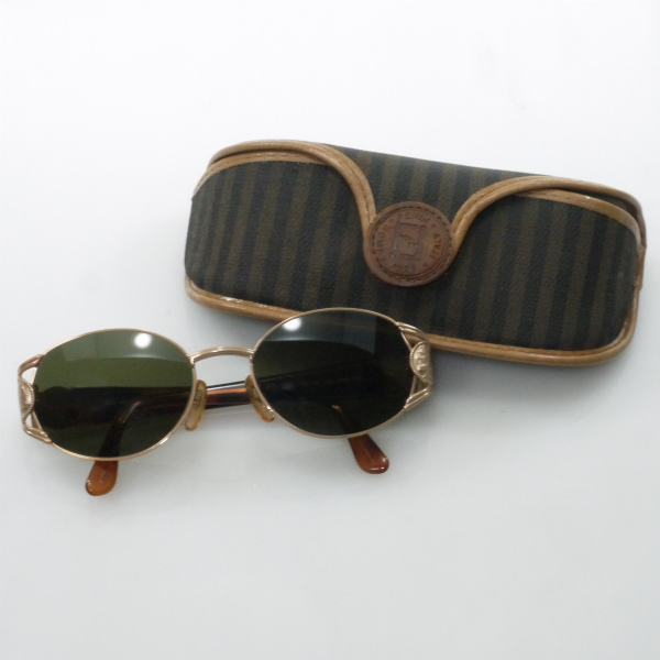 FENDI ロゴサングラス(べっ甲・ゴールド)
