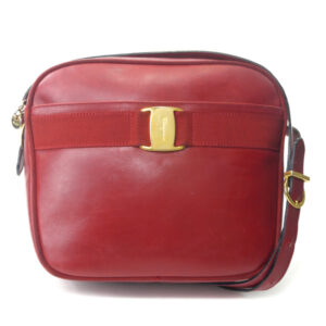 Ferragamo  Varaリボン定番ショルダーバッグ（赤）