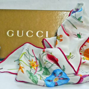 OLD Gucci シルクNewスカーフ（菱形）